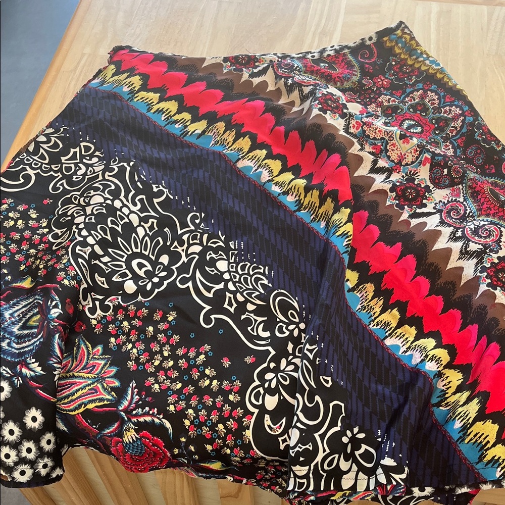 Oilily Silk Fuchsia and Black Floral Design skirt - Picture 4 of 6